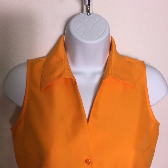 Button Up Top - Picture 3 of 6